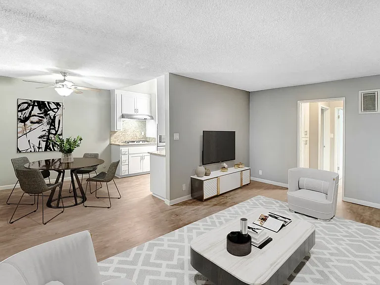 5112 Laurel Cyn Apartments — Photo 3