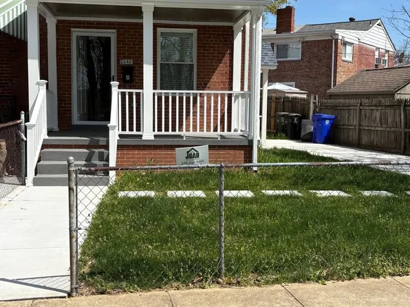 2449 S Oakland St, Arlington, VA 22206