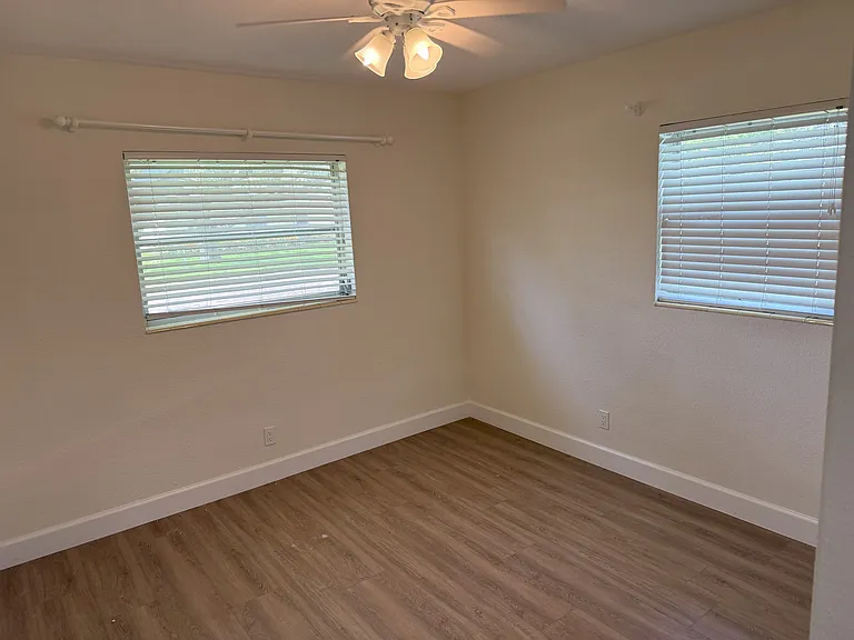 4717 W Chapin Ave — Photo 9