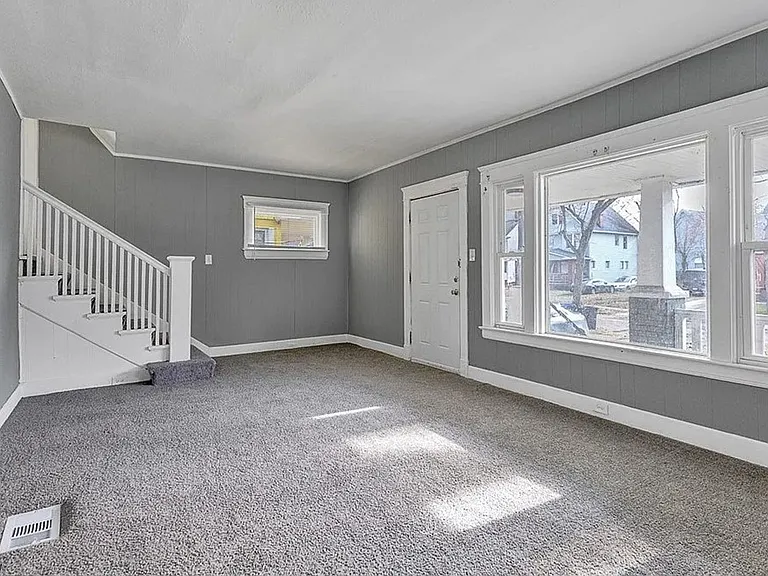 9901 Yale Ave — Photo 5