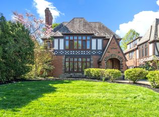 19006 Winslow Rd #L, Beachwood, OH 44122