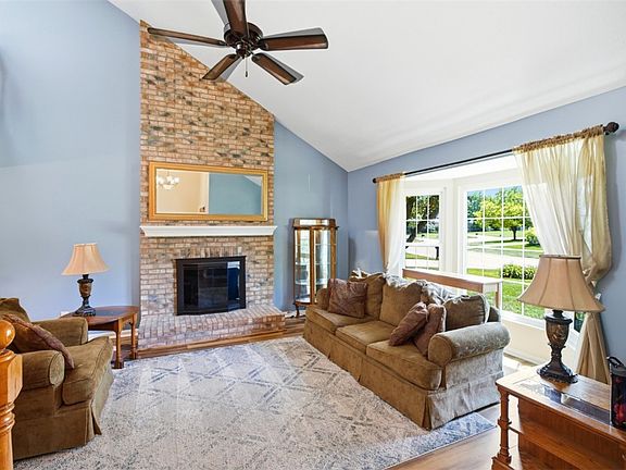 4th image of 6492 Indianwood Ct