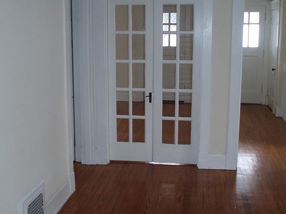3rd image of 640 Delta Ave
