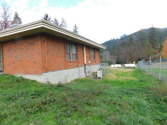 2nd image of 108 Park Way