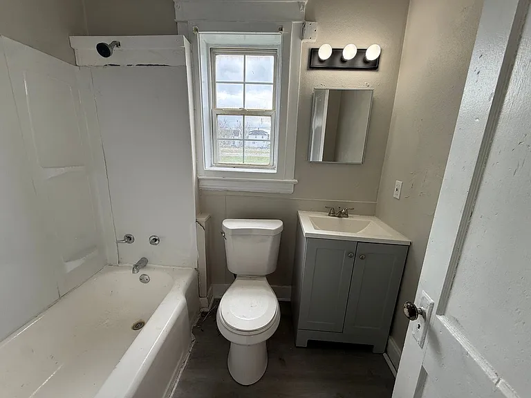 1421 Long Ave — Photo 9