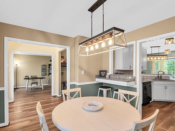 4th image of 520 Stonewall Ln