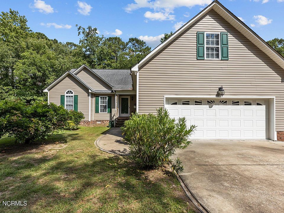 1st image of 3409 Pinetree Ln