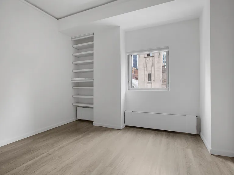 311 W 46th St #2B — Photo 6