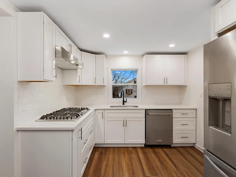 2081 Durham Rd — Photo 7
