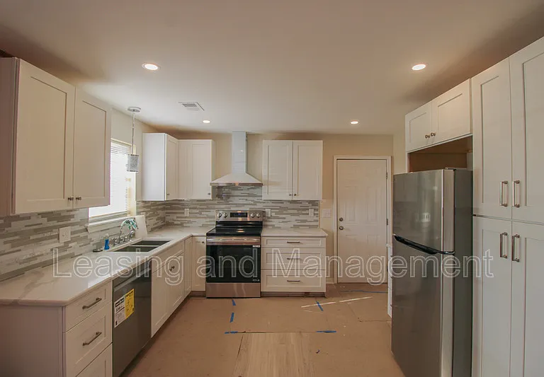 305 Millcreek Dr — Photo 5