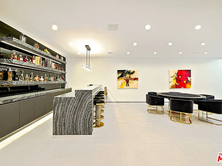 128 N Laurel Ave — Photo 45