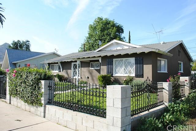 1st image of 24207 Vanowen St
