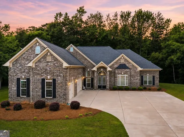 1042 Beaver Dam Rd, Hoschton, GA 30548