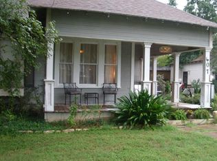 607 N Main St, Elgin, TX 78621