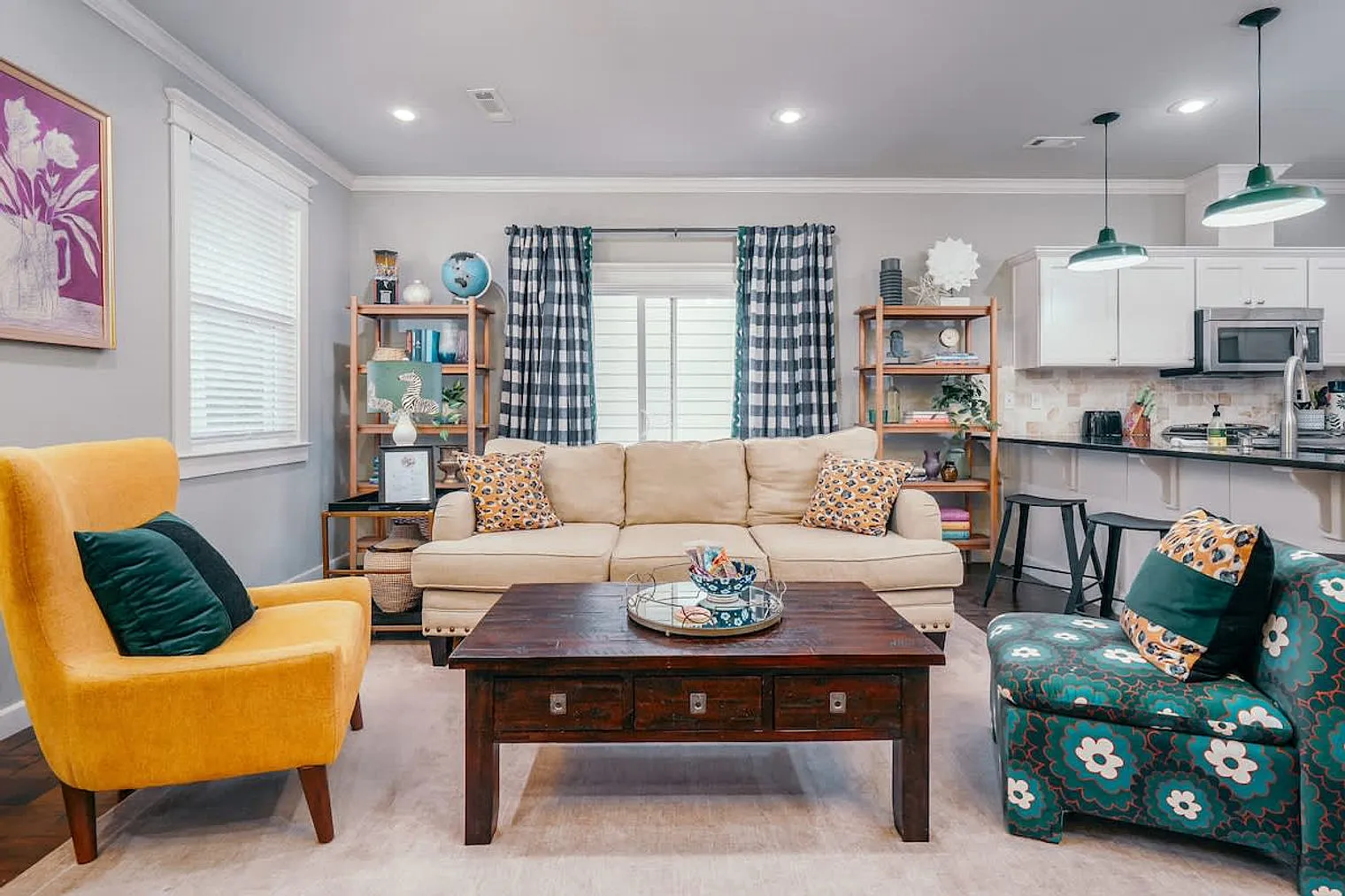3 bed, 2.0 bath, 1743 sqft, $3,605 — Photo 2