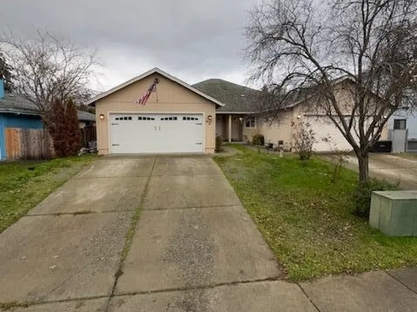 921 N Rose St #A, Phoenix, OR 97535