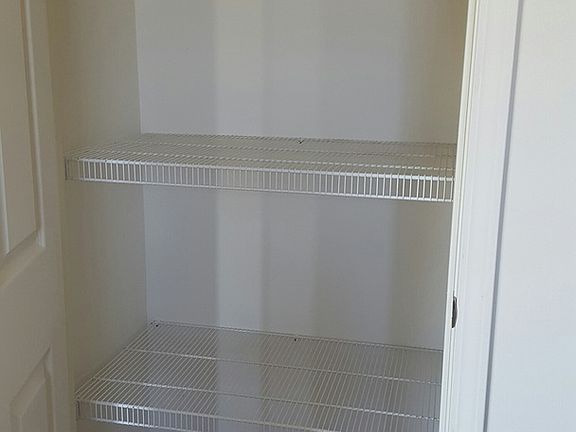 4th image of 195 Bogart Blvd #0