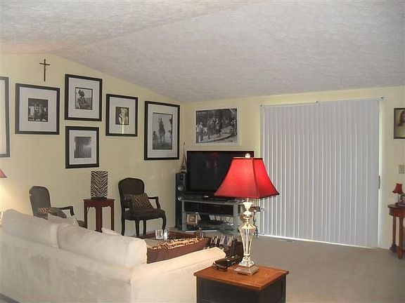 3rd image of 8474 Schoolgate Dr