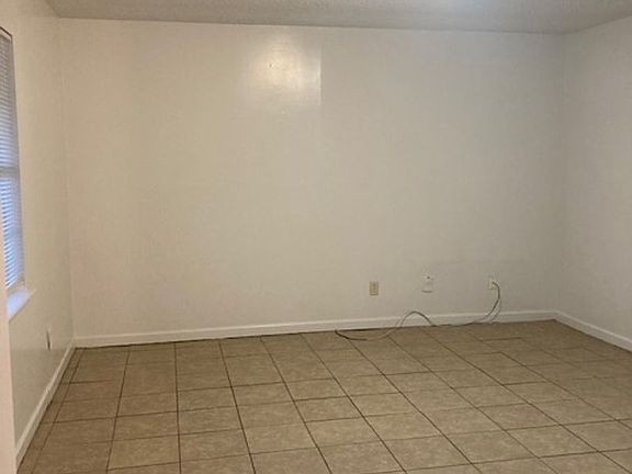 3rd image of 2513 Tracy St