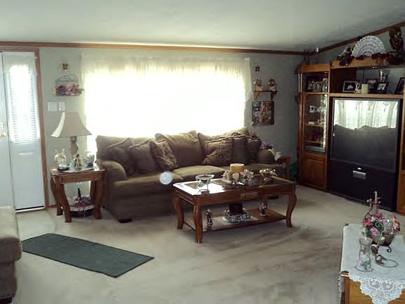 5th image of 639 Lucas Ln