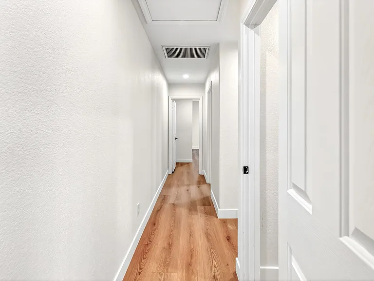 3021 Aloha Ave — Photo 14