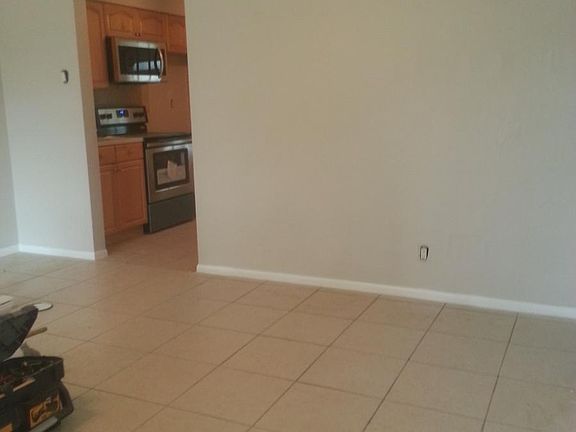 3rd image of 2520 NE 11th Ct