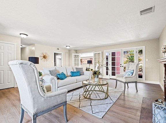 4th image of 2615 E Villa Vista Way
