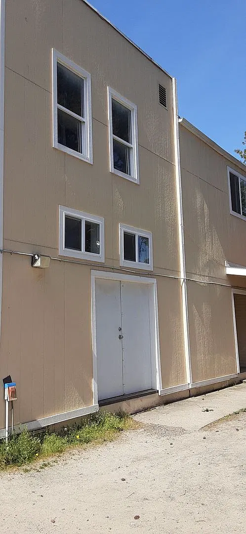 Cozy 1 bed 1 bath Near Park and Olympic College — Photo 1