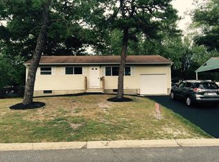 16 Annapolis Rd, Toms River, NJ 08757