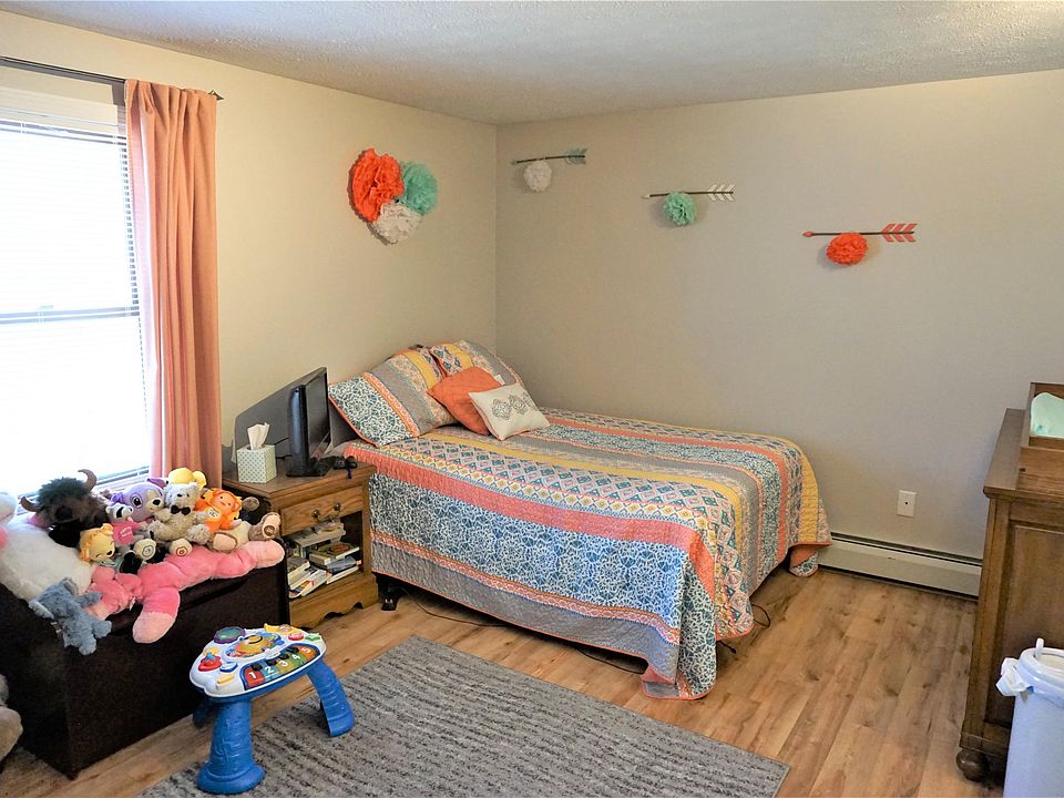 Large Bedroom 2