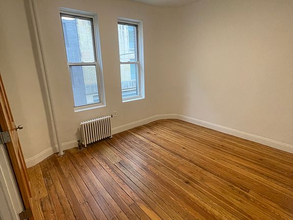 3rd image of 234 Thompson St APT 10