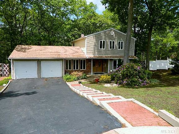 4th image of 24 Natalie Ct
