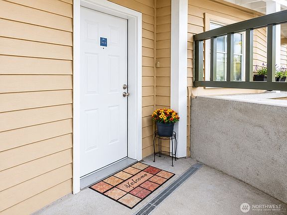 3rd image of 5300 Harbour Pointe Boulevard #303-D
