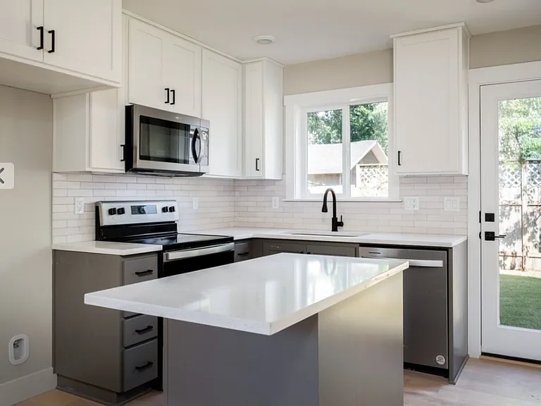 8838 N Drummond Ave — Photo 10