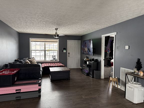 4th image of 115 Sidney Ct