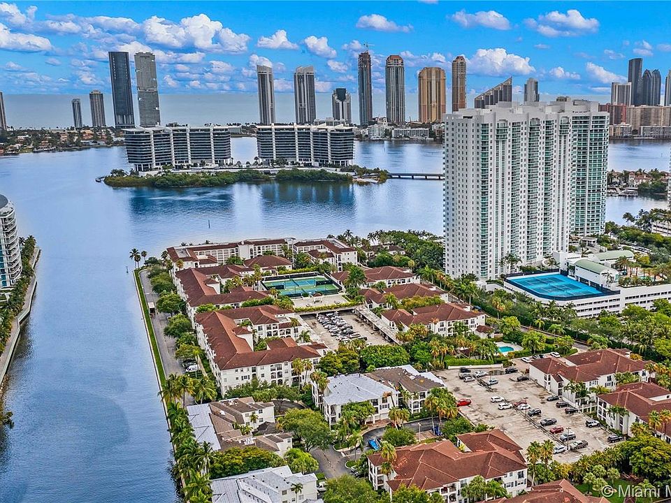 Bird's eye view of the entire Village by the Bay Aventura community! Minutes from the Ocean!