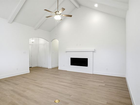 3rd image of 141 Joel St