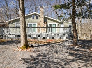 2114 Apley Dr, Bushkill, PA 18324