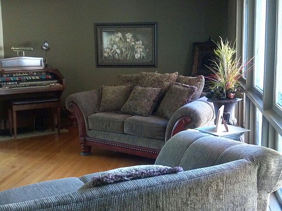 2nd image of 8015 Freeman Ave