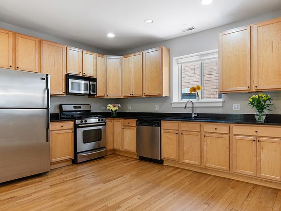 4th image of 6819 N Lakewood Ave APT 3E