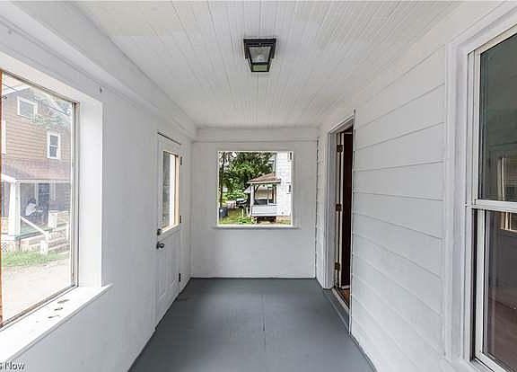2nd image of 945 Argonne Ct