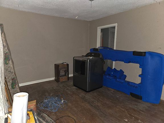 3rd image of 3718 Landa Ln