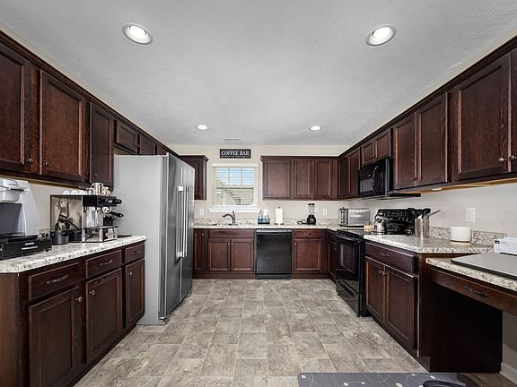 4th image of 168 Grace Ct