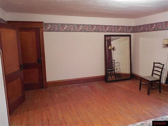 2nd image of 120 2nd St SE