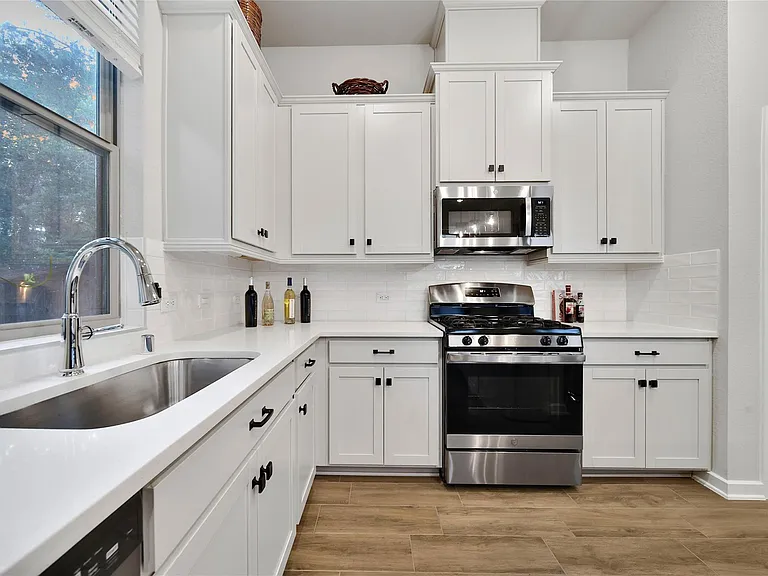 104 Red Cascade Ct — Photo 8