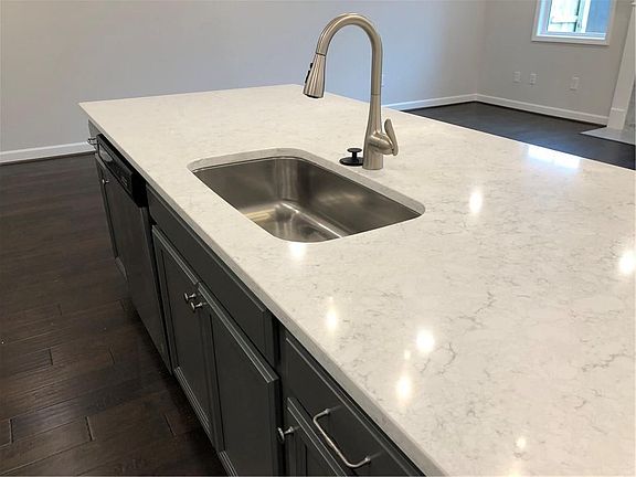 4th image of 325 Niles Ct #27