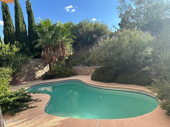 2nd image of 10859 Loma De Alma Dr