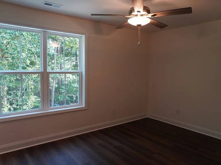 385 Buhmann Dr — Photo 17