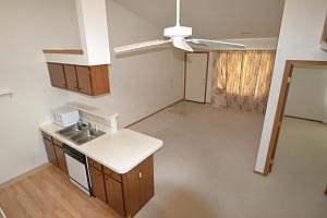 4th image of 972 Kingsbury Ct