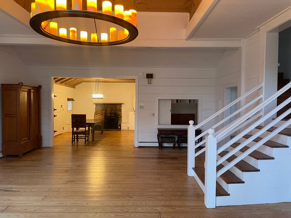 7 Ballantine Ln